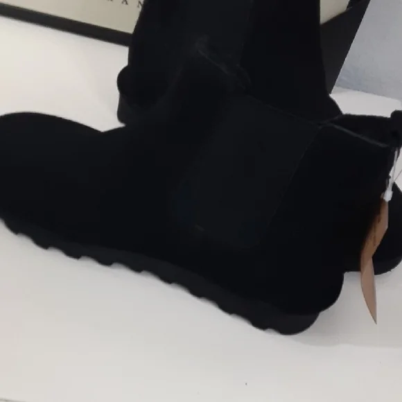 BearPaw Black Chelsea Boots - Picture 6 of 6